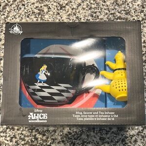 Disney Alice in Wonderland Mug Set